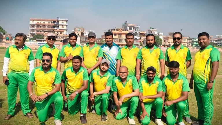 जनकपुरधाममा जारी वडा कप २०८२ को आयोजक टोली र पत्रकार टोलीबीच मैत्रीपूर्ण क्रिकेट खेल